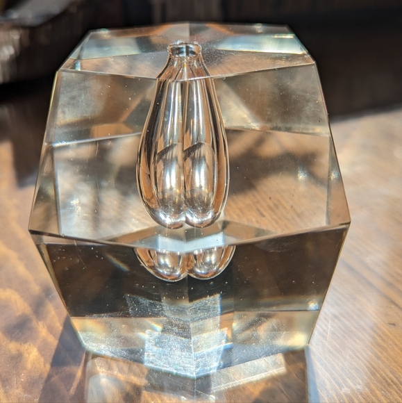 Petite, Mid-Century Modern, faceted crystal "Orchid" bud vase by Timo Sarpaneva - Picture 2 of 14